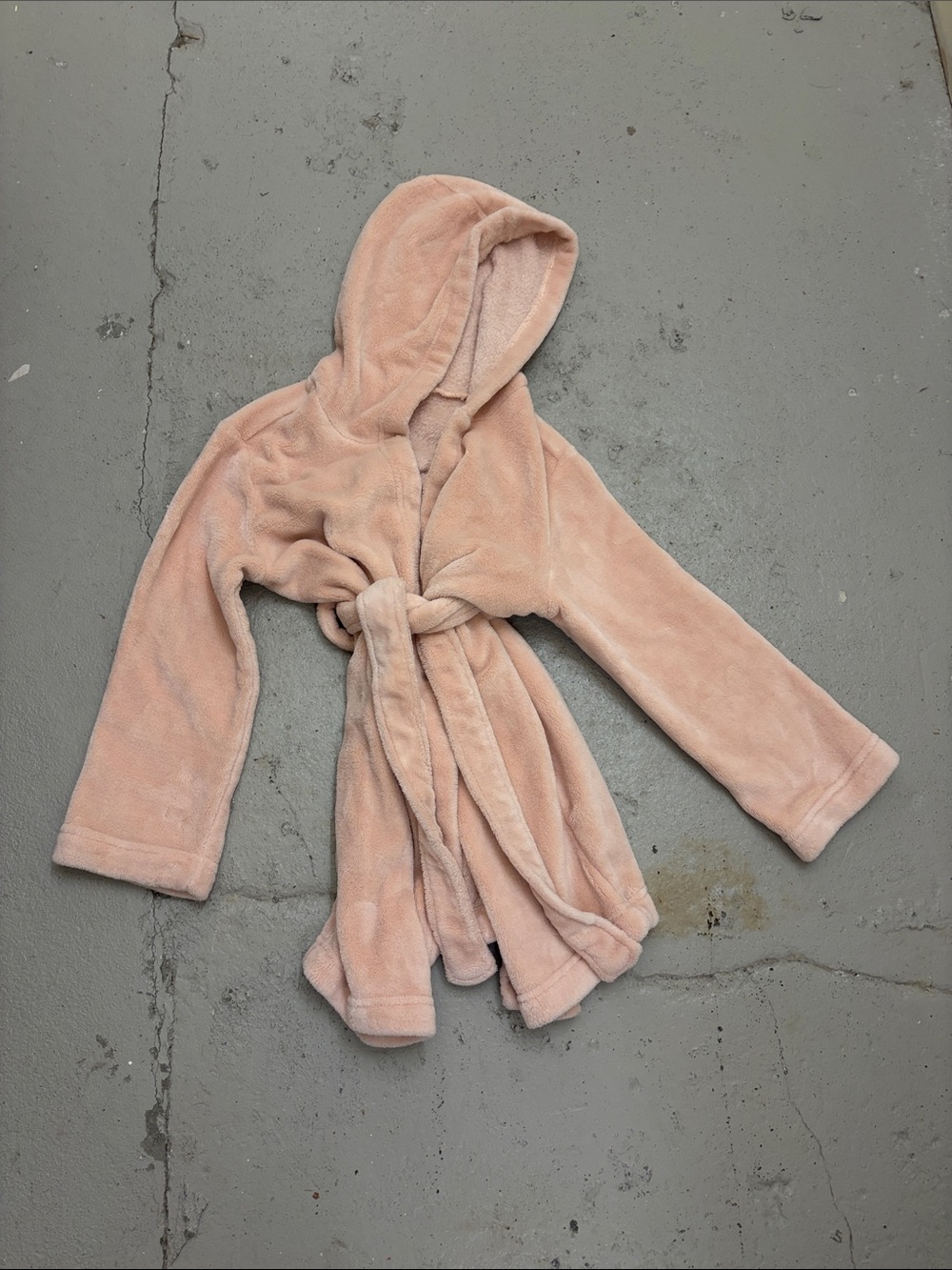 Old Navy Plush Hooded Robe in Pale Pink Cream